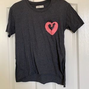 comfy ABERCROMBIE tee!